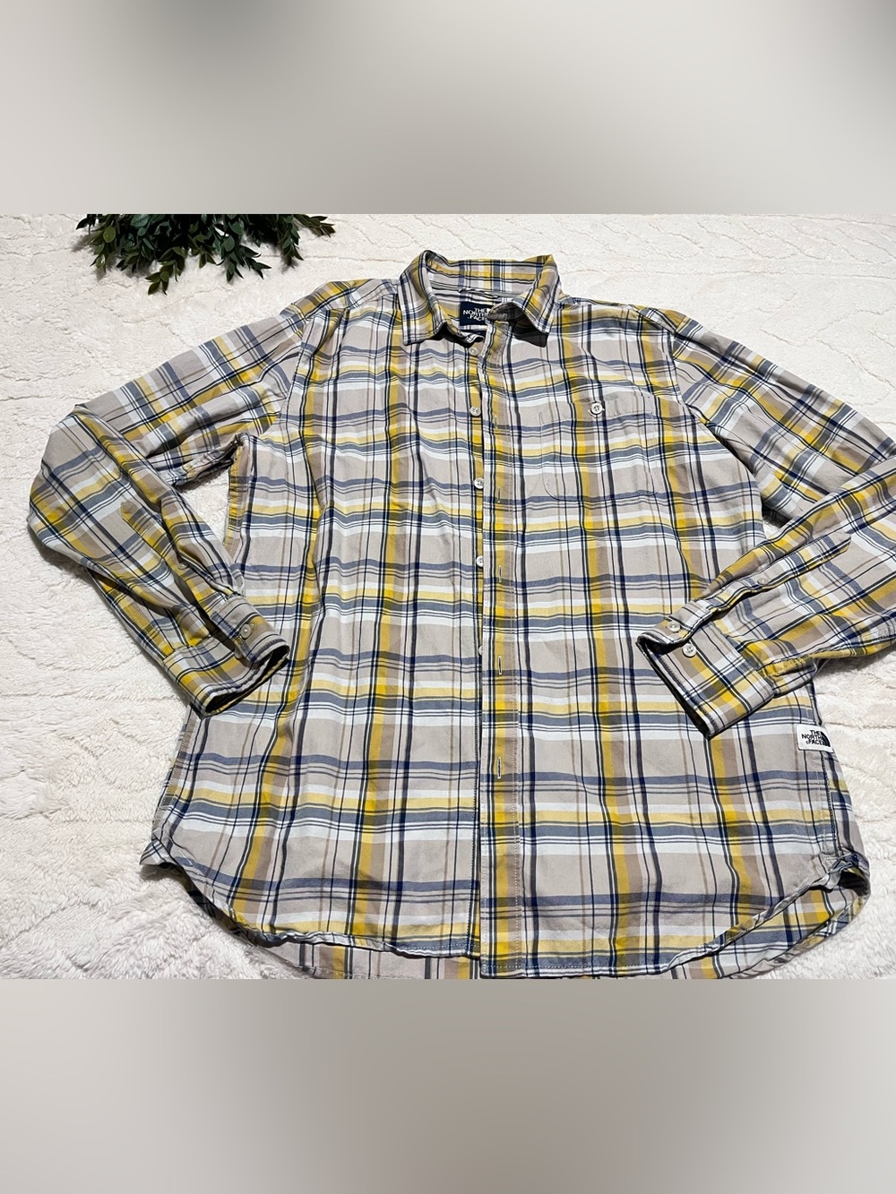 The North Face Men’s Plaid Gray/ Yellow  Button Down Shirt Size M